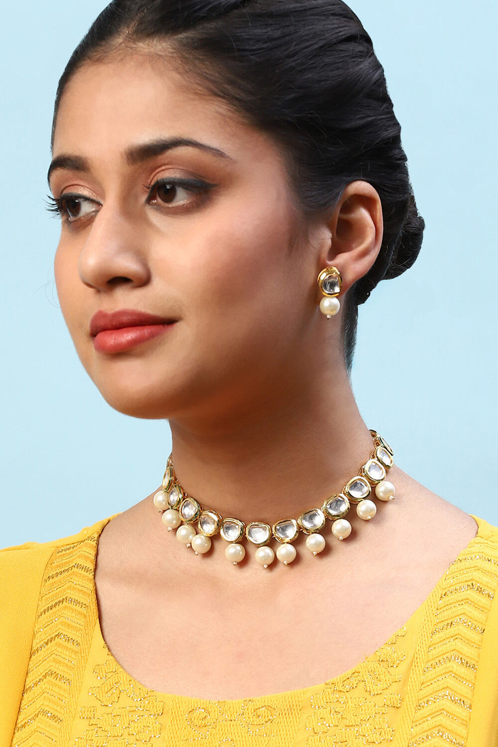 Gold Pearl Brass Necklace Set image number 2