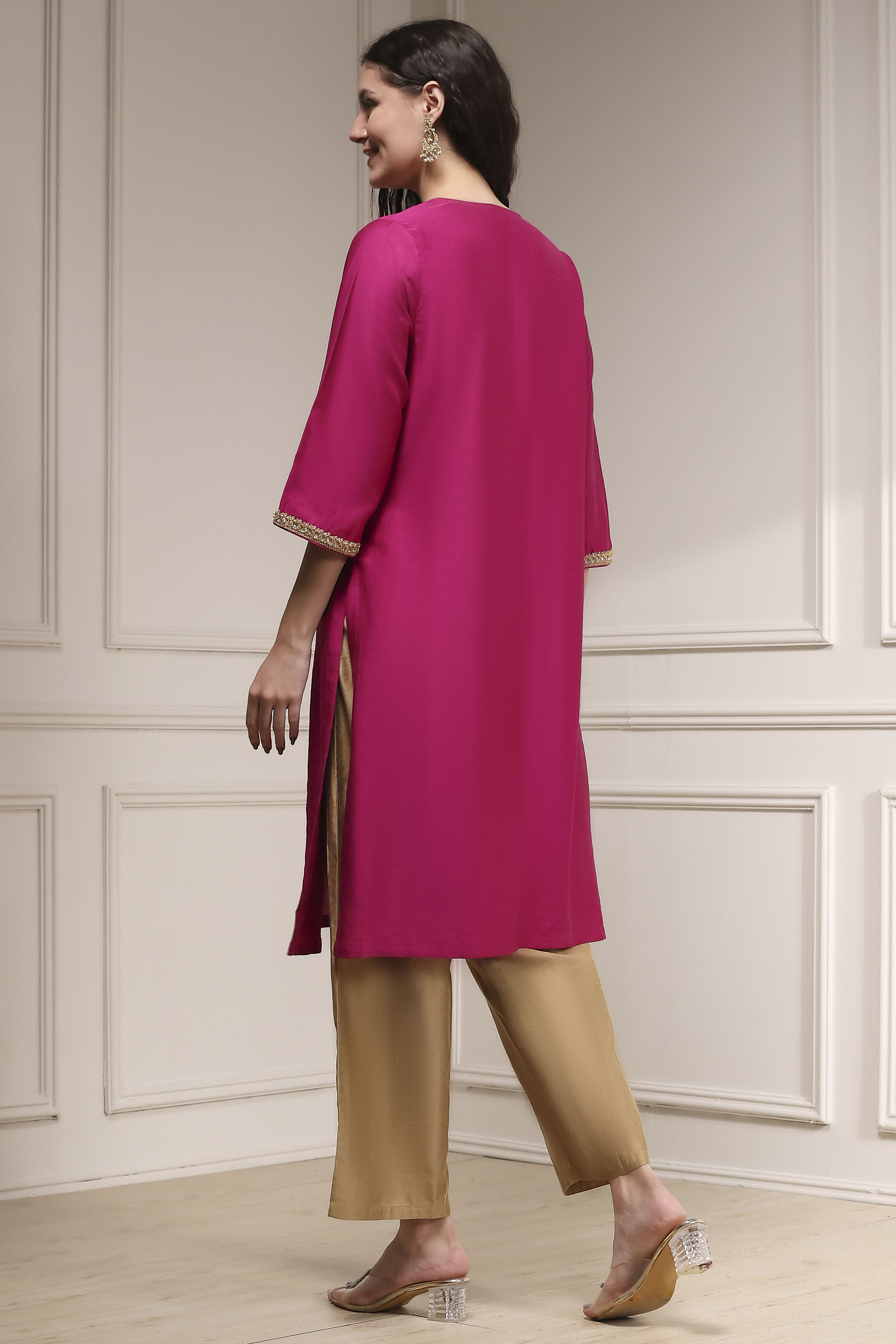 Wine Magenta Solid Straight Kurta image number 3
