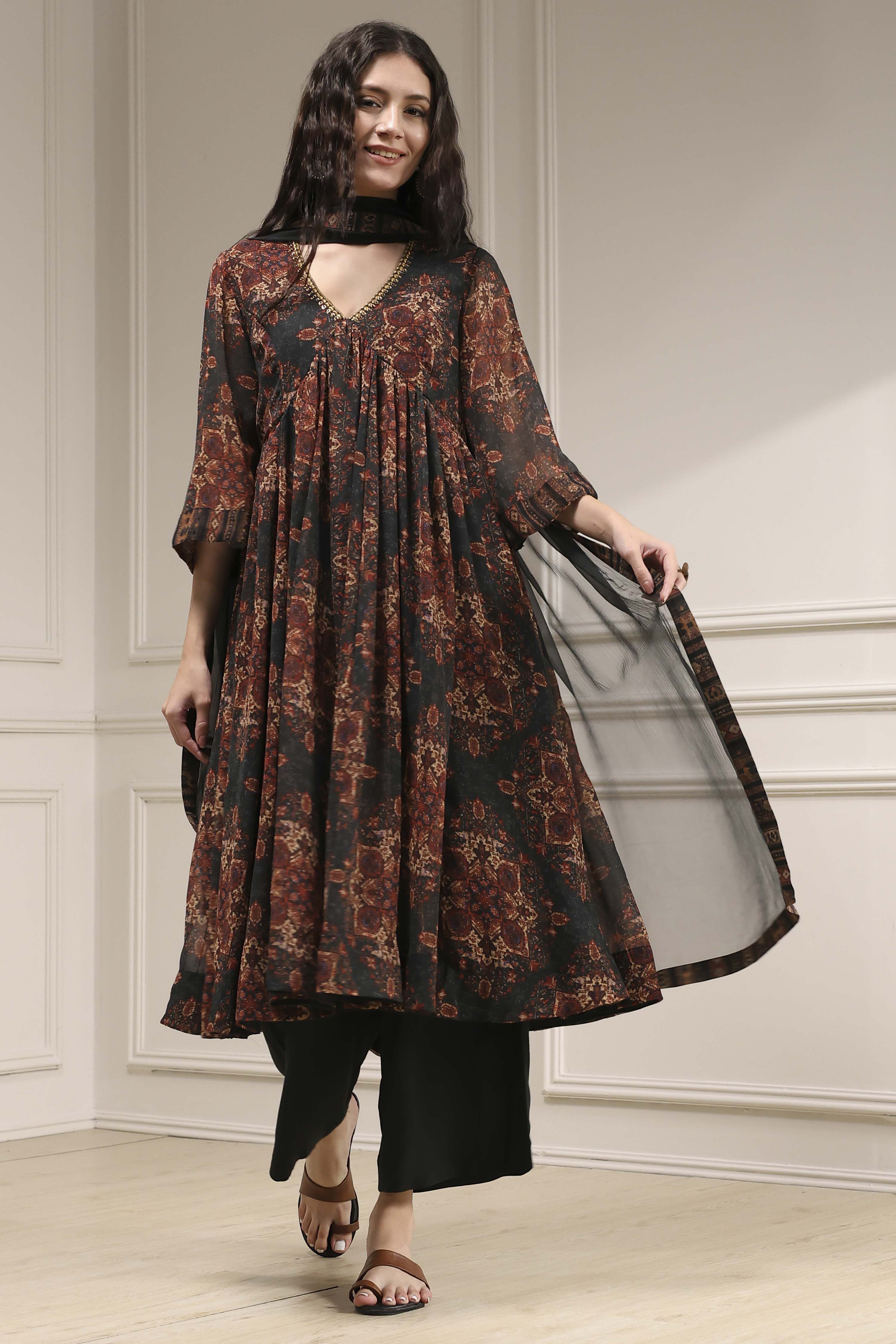 Charcoal Black Printed Gathered Suit Set image number 6