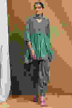 Green Muslin Printed Peplum Suit Set image number 0