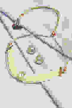 White Alloy Necklace Set image number 2