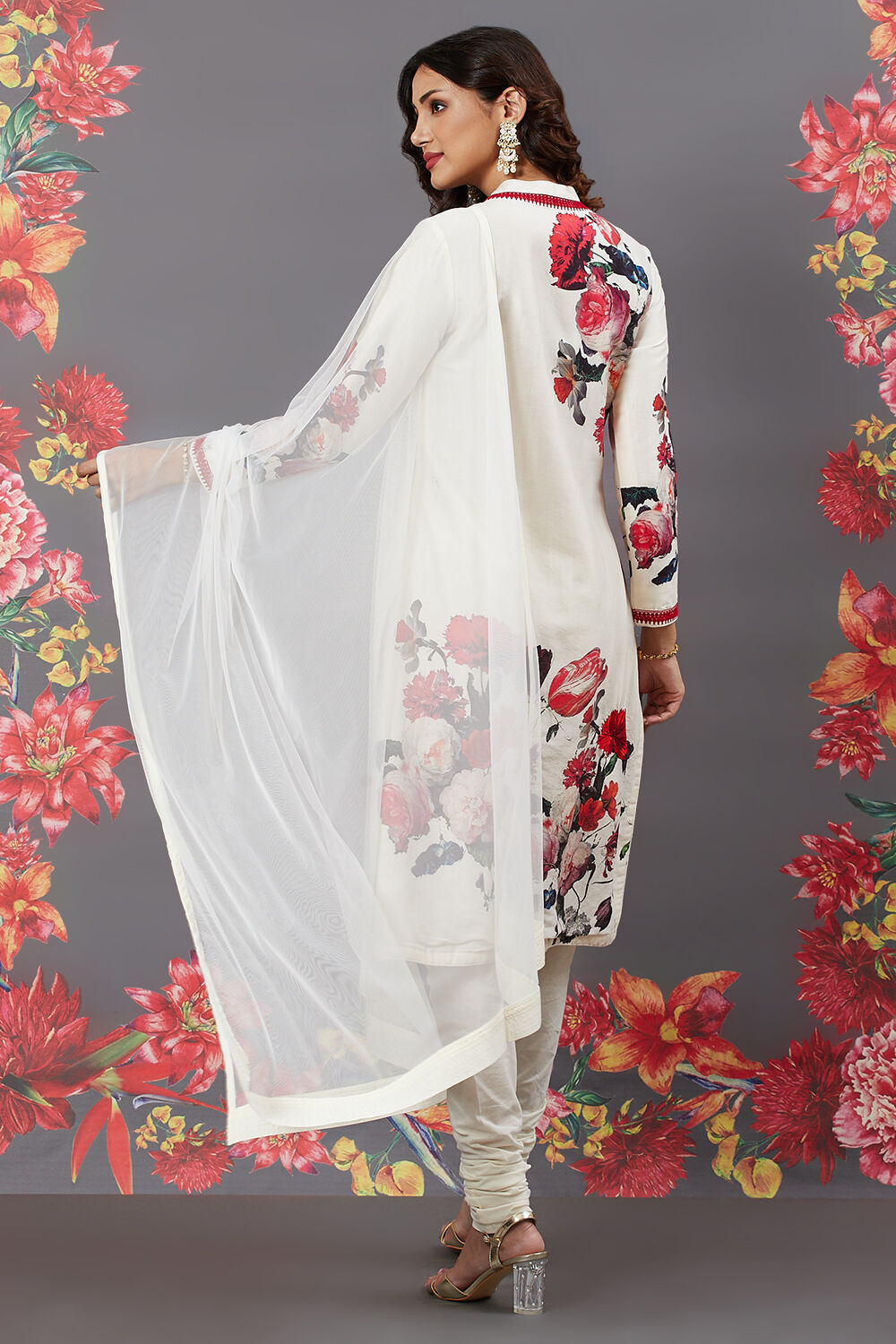 Off White Cotton Straight Printed Suit Set image number 6
