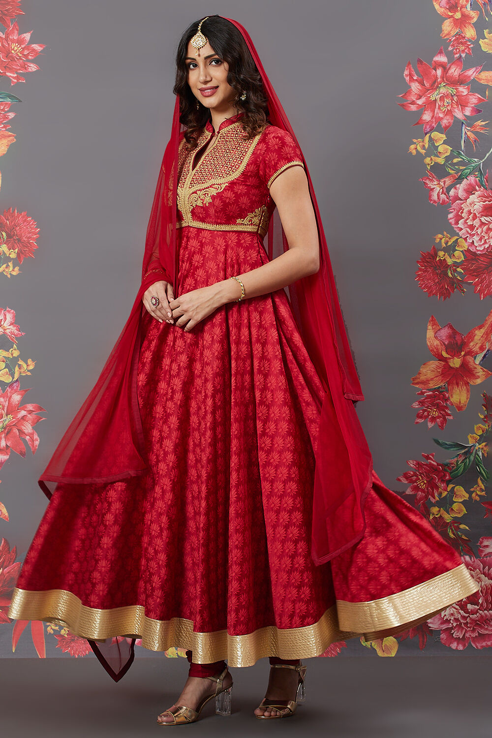 Red Silk Flared Solid Suit Set image number 4