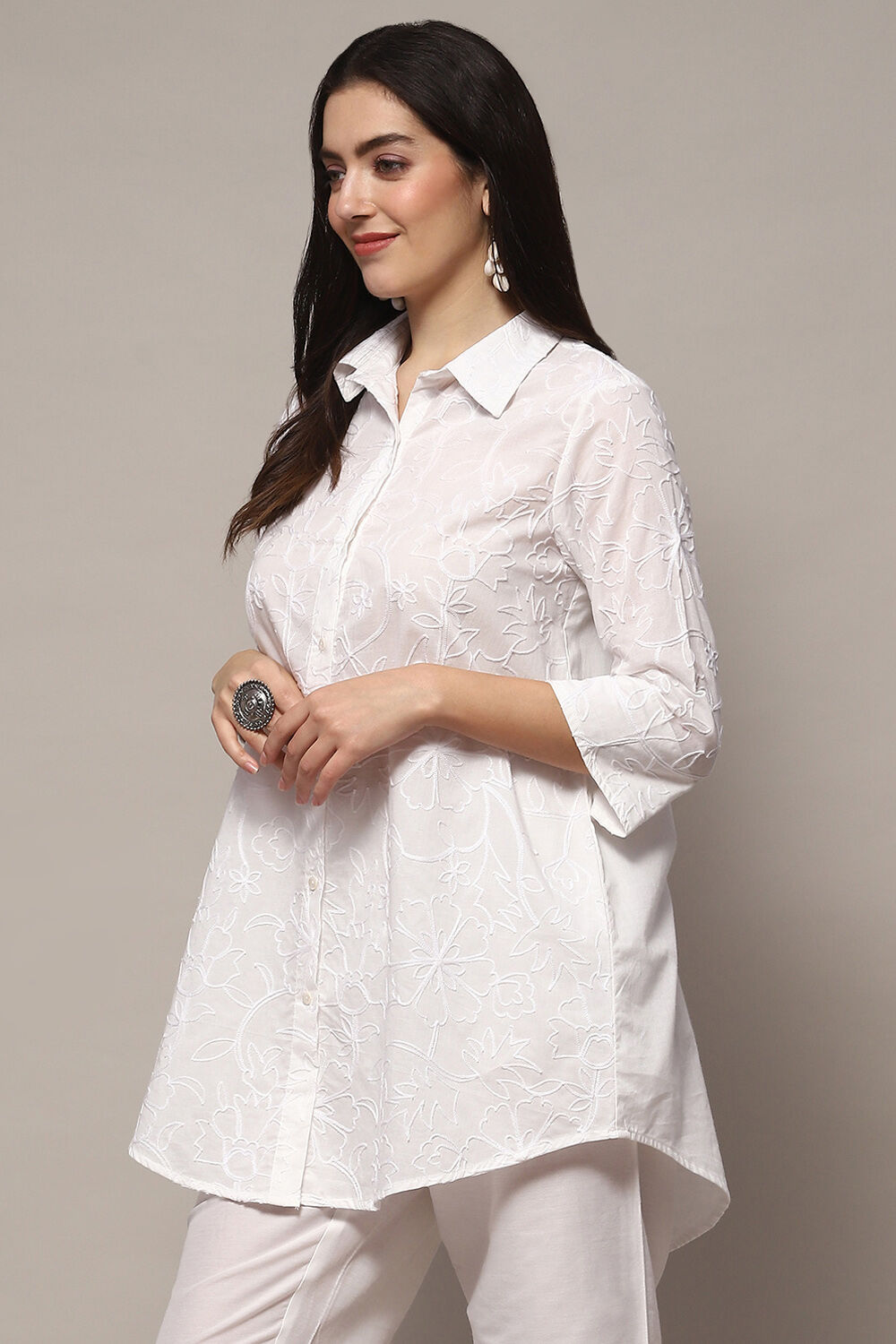 Lilac Cotton Straight Embroidered Shirt image number 2