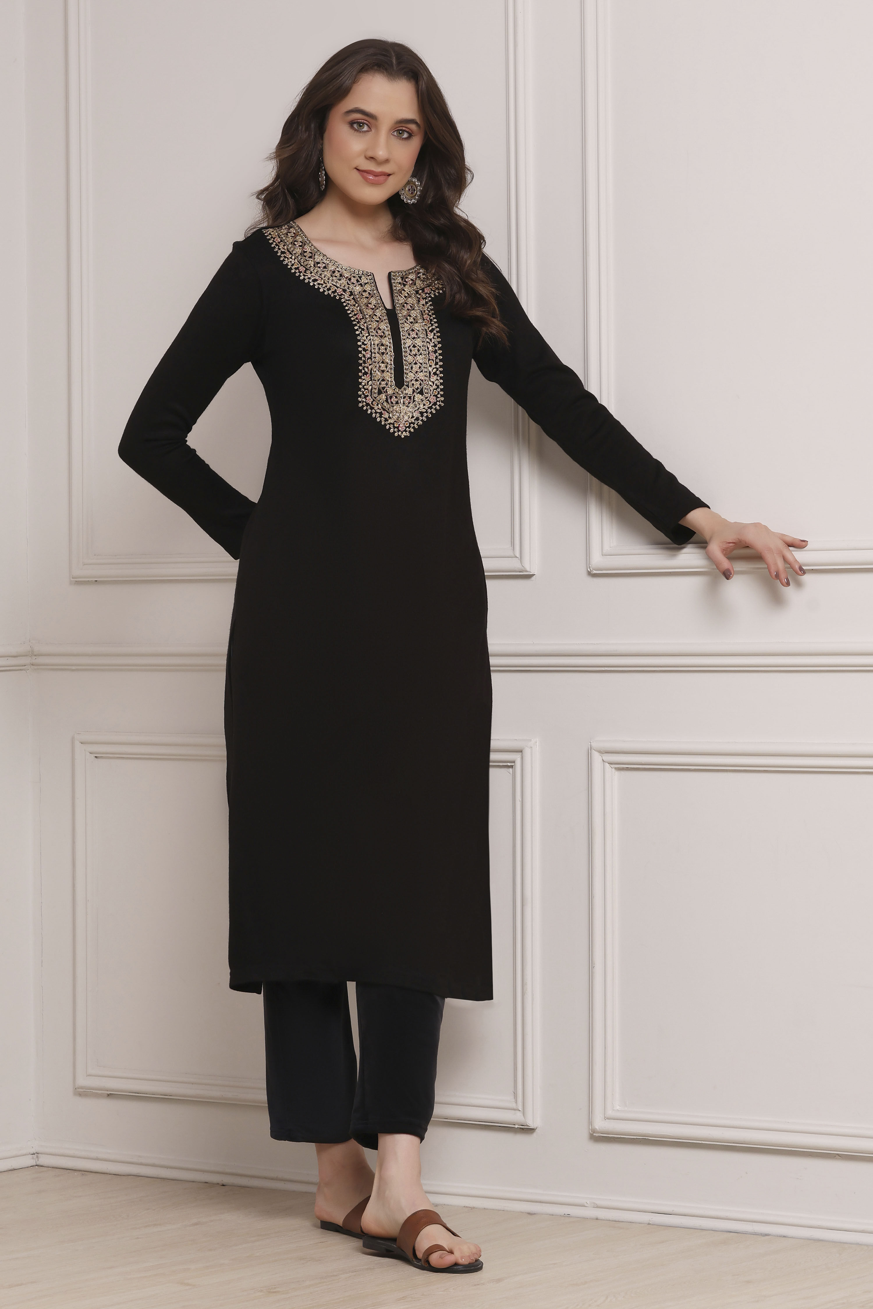 Black Acrylic Solid Straight Winter Kurta image number 0