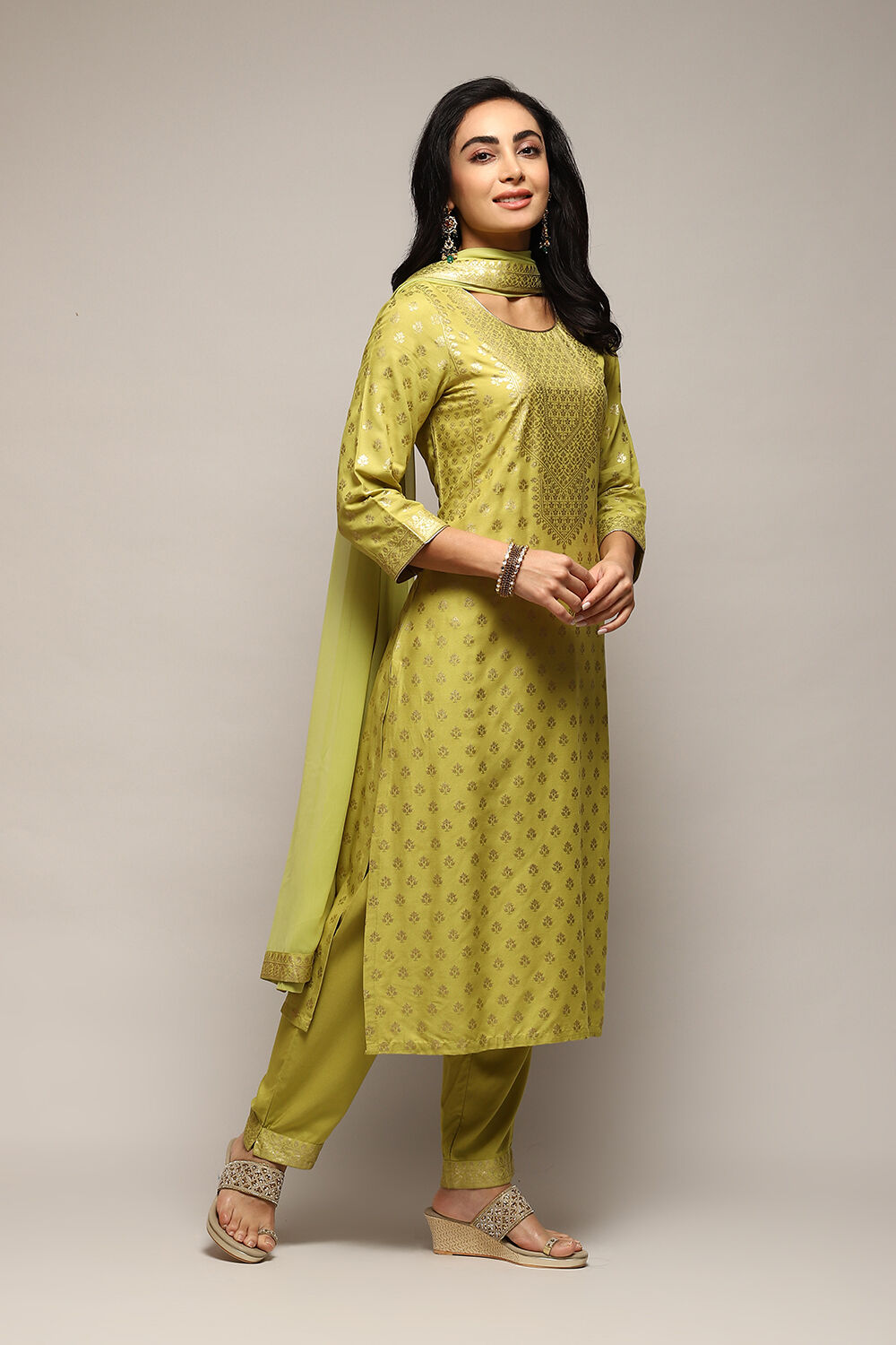 Green LIVA Straight Kurta Slim Pant Suit Set image number 6