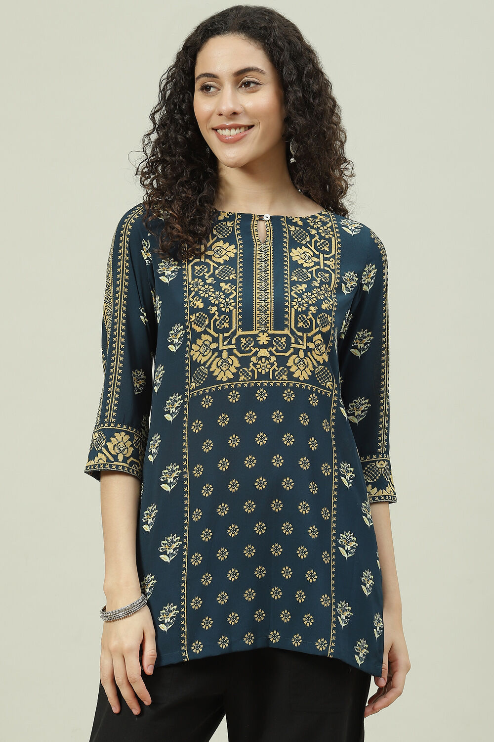Ecru Art Silk Straight Printed Short Kurti image number 1