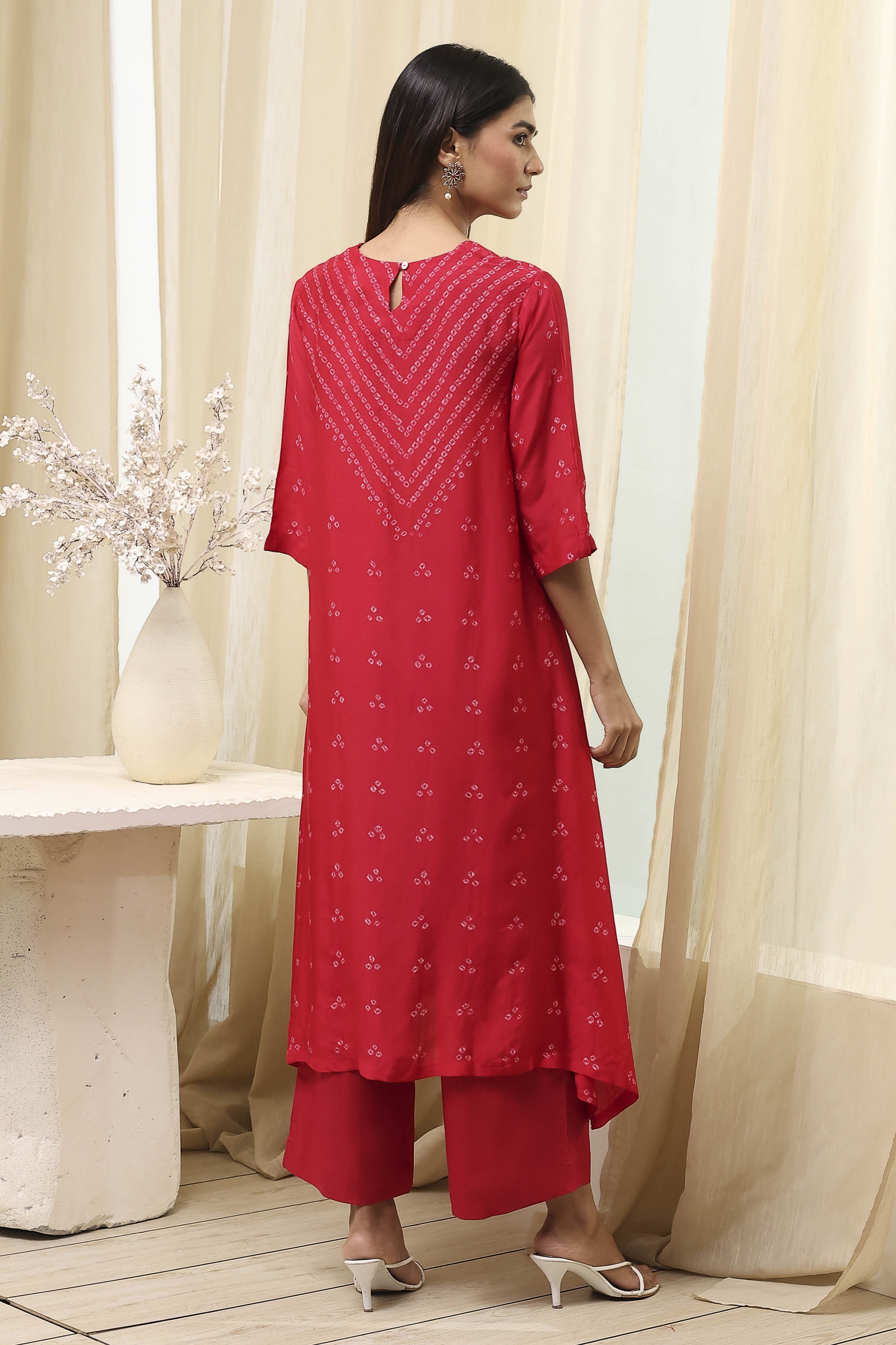 Red Shantoon Asymmetric Suit Set image number 4