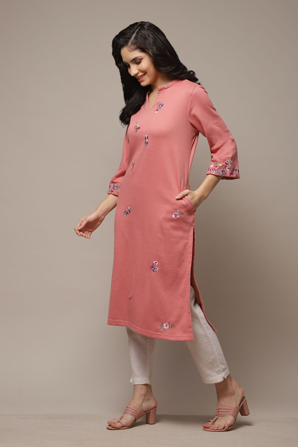 Peach Acrylic Straight Yarndyed Kurta image number 3