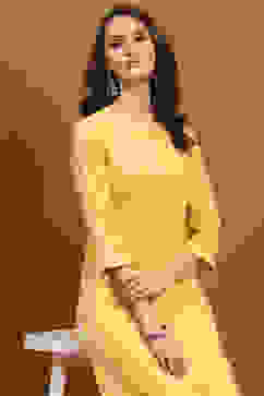 Yellow Cotton Blend Solid Regular Fit Straight Kurta image number 6