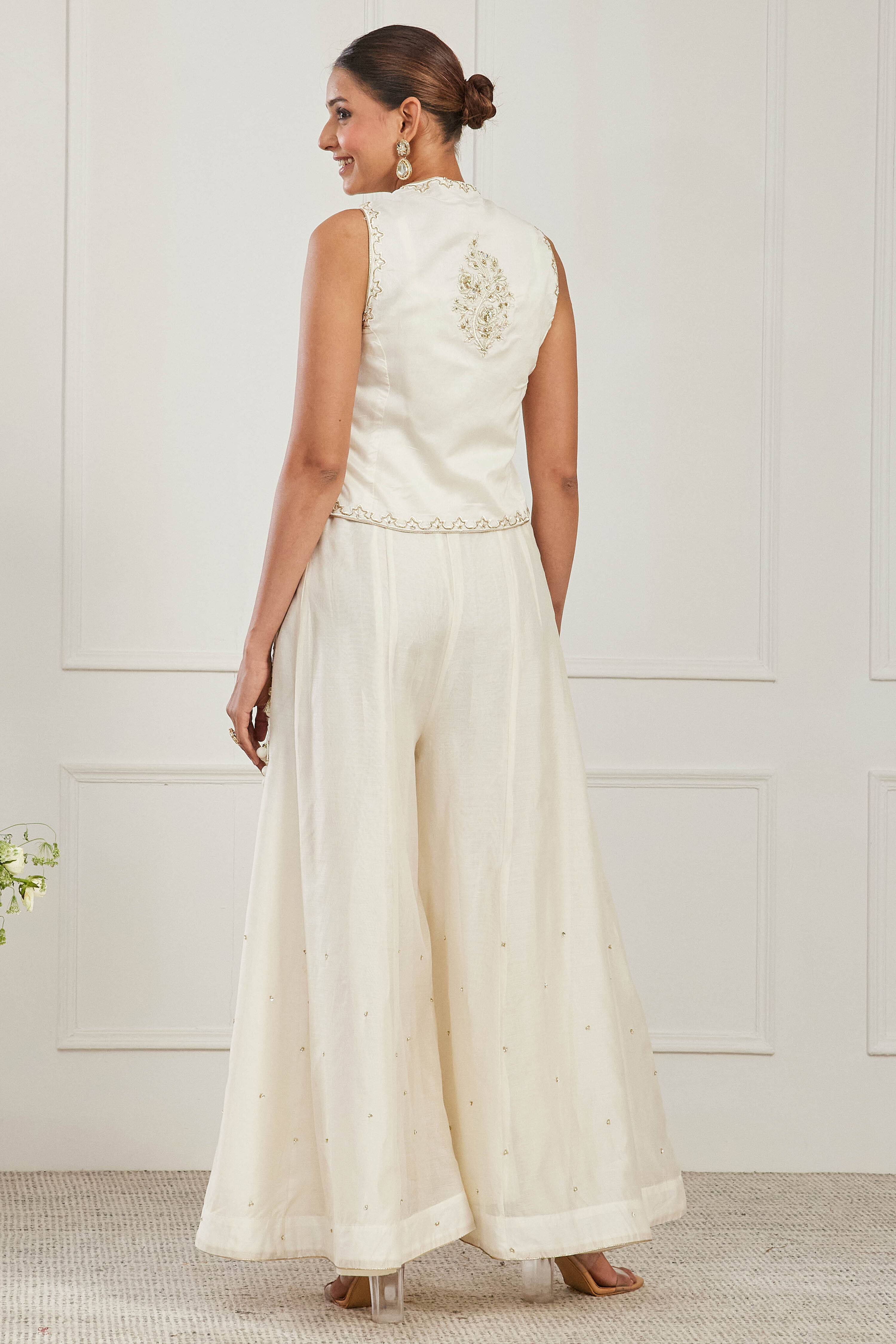 Off White Silk Chanderi Embroidered Co-Ord Set image number 4