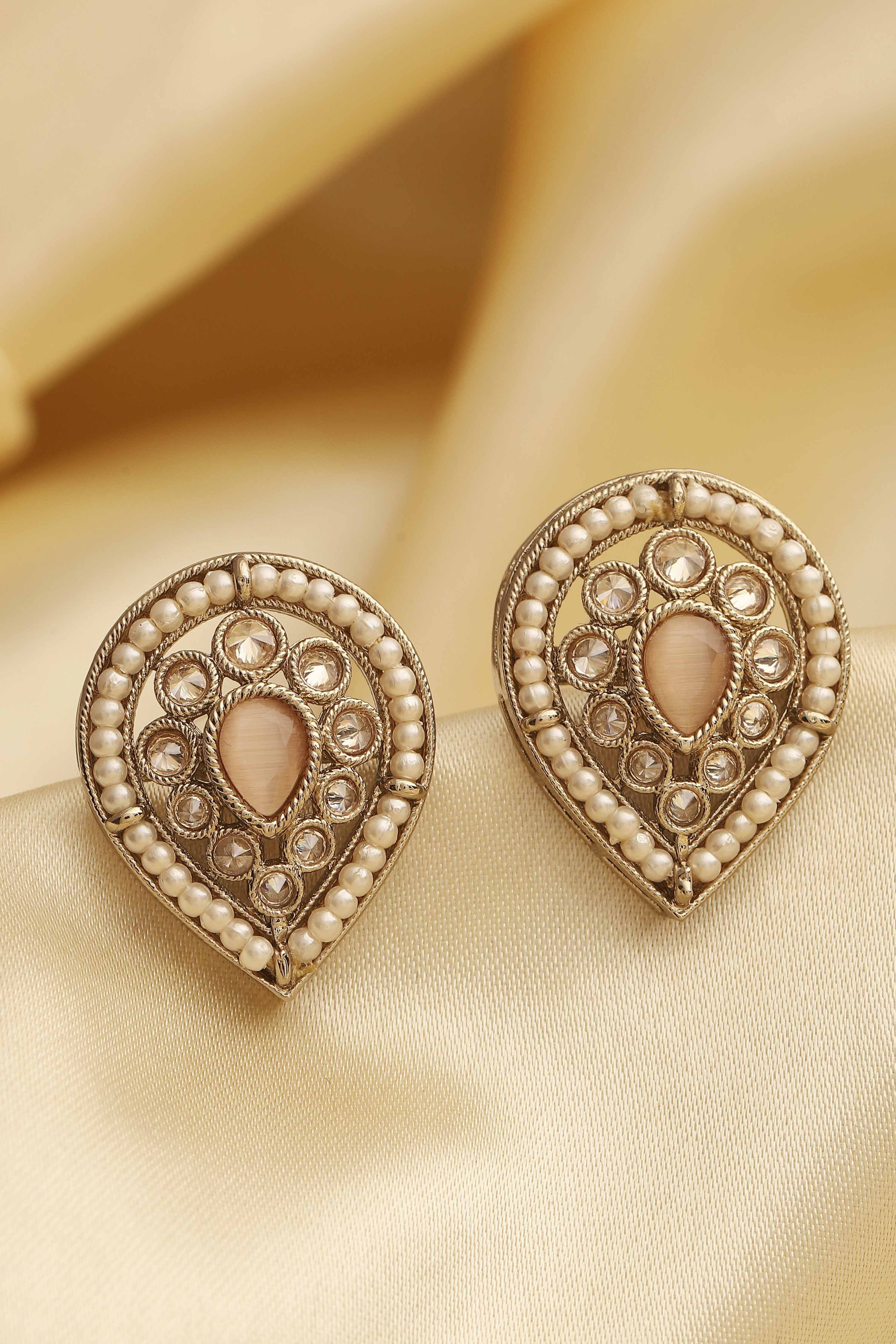 Peach Pearl Earrings image number 0
