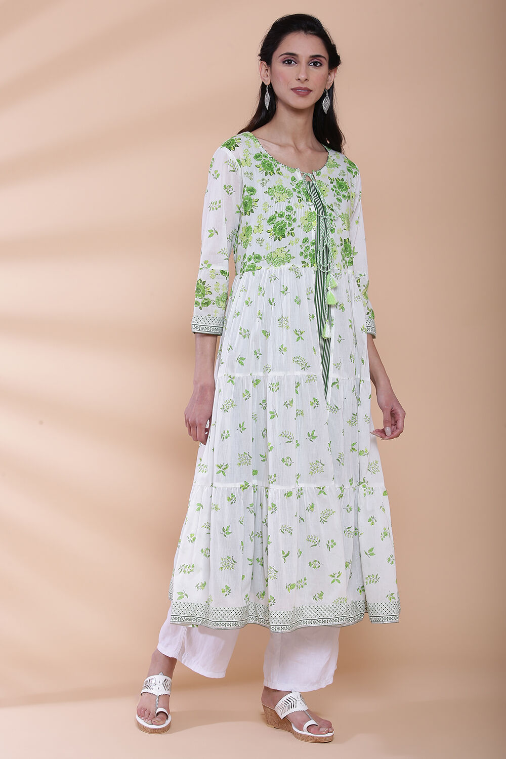 White And Green Cotton Double Layered Kurta image number 4