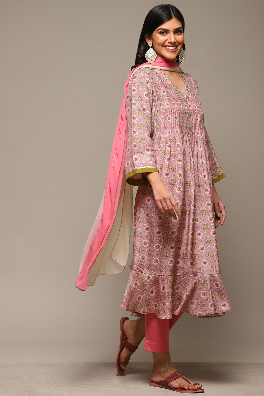 Pink Viscose Gathered Kurta Pants Suit Set image number 6