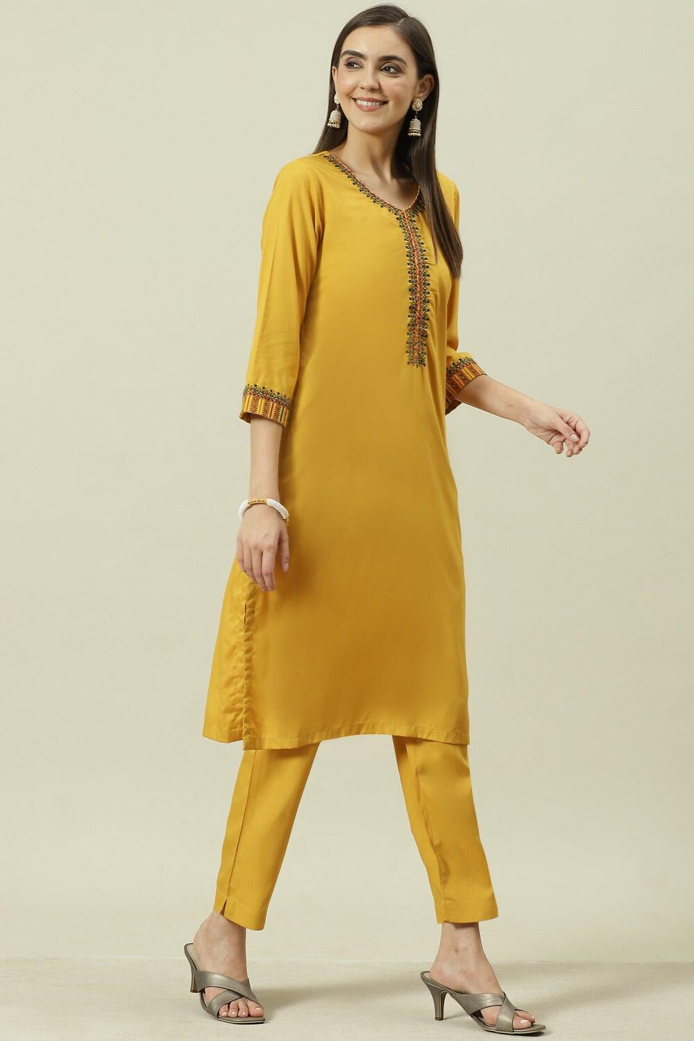 Yellow Solid LIVA Straight Kurta Regular Pant Suit Set image number 5