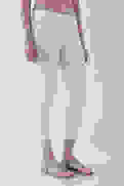 White Cotton Lycra Solid Fitted Cropped Leggings image number 3