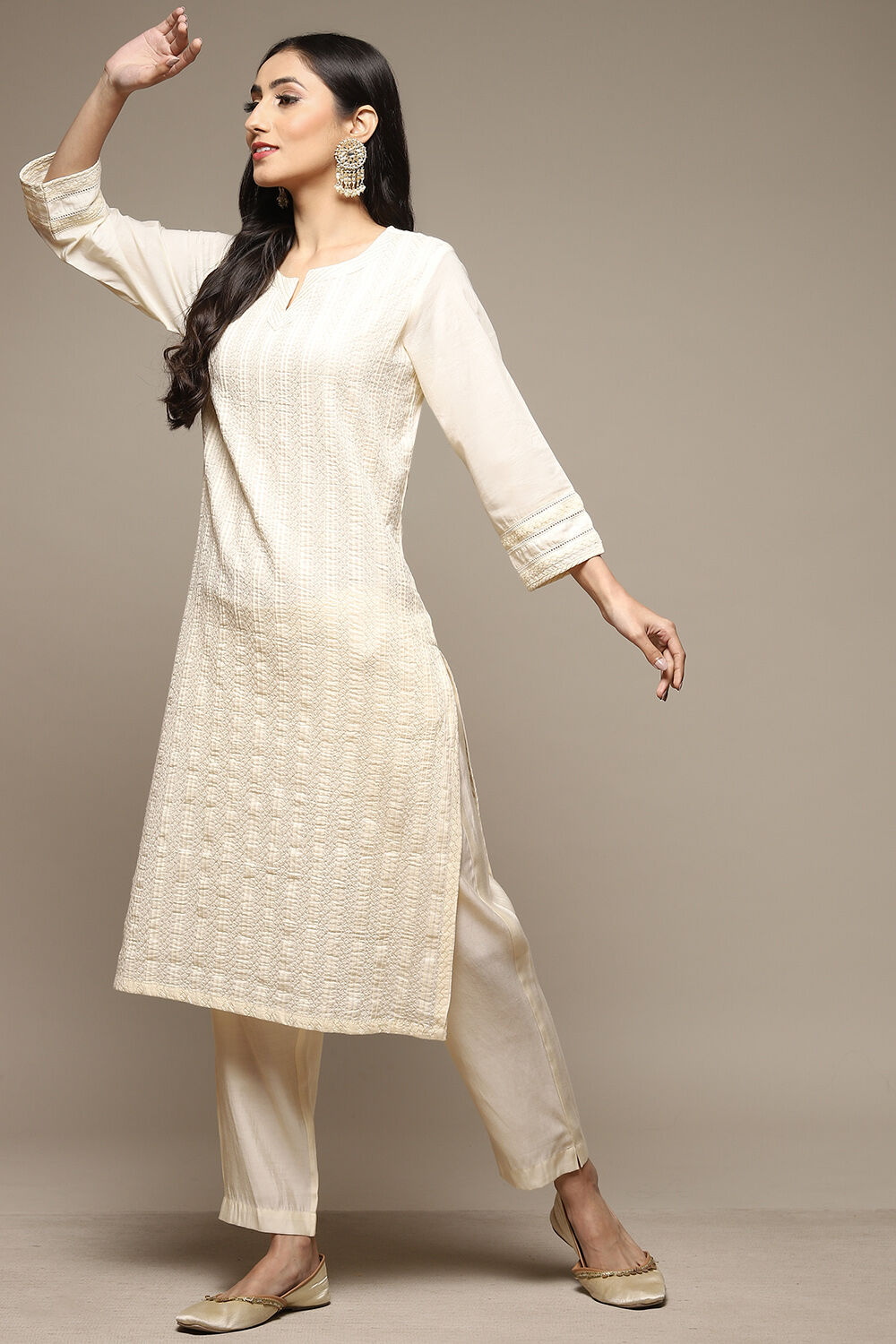 Off White Cotton Straight Kurta image number 4
