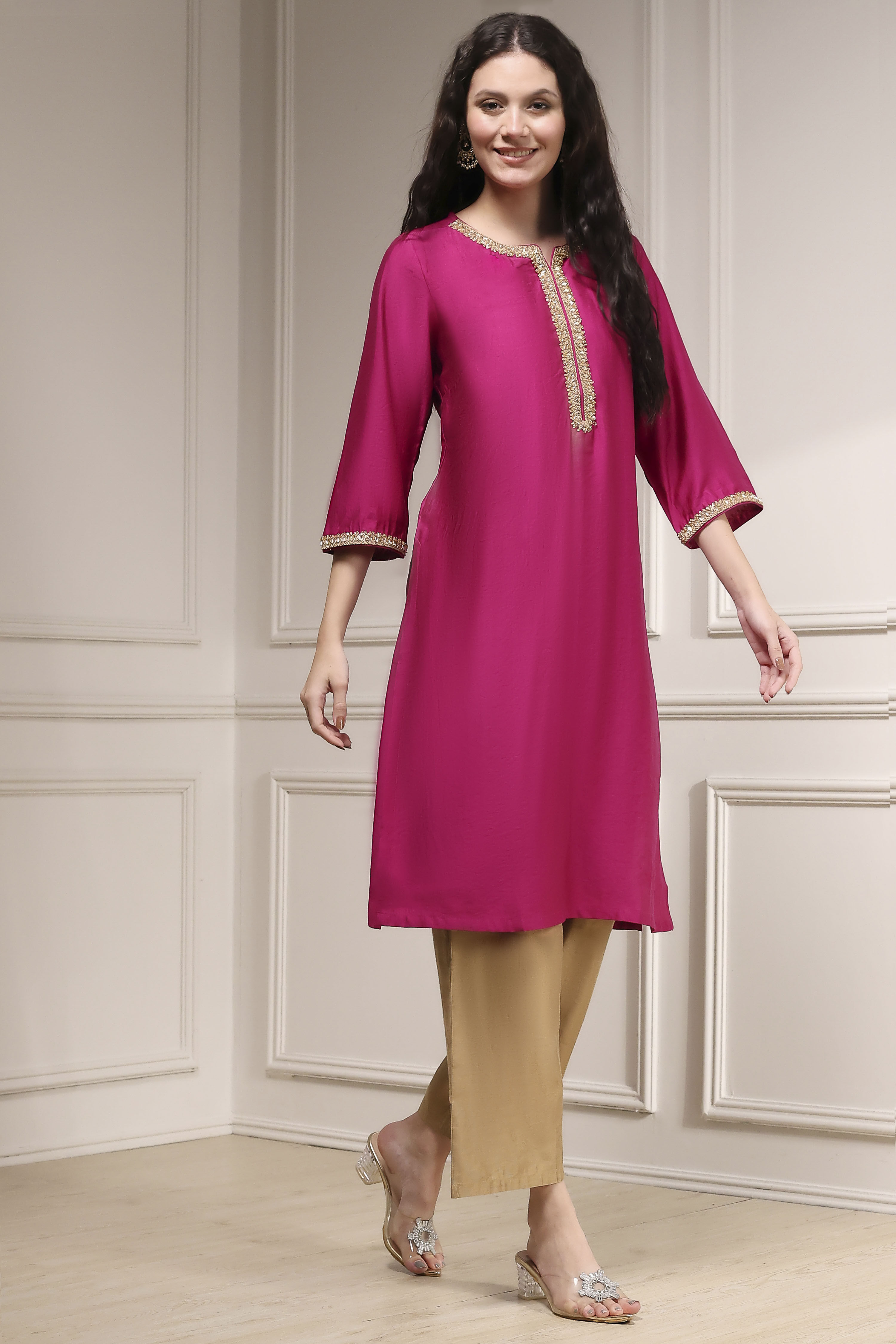 Wine Magenta Solid Straight Kurta image number 4