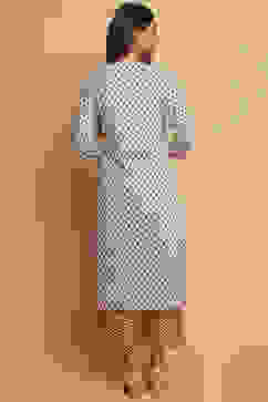 Off White Cotton Straight Kurta Pants Set image number 6