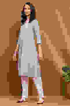 Lilac Cotton Blend Solid Regular Fit Straight Kurta image number 2