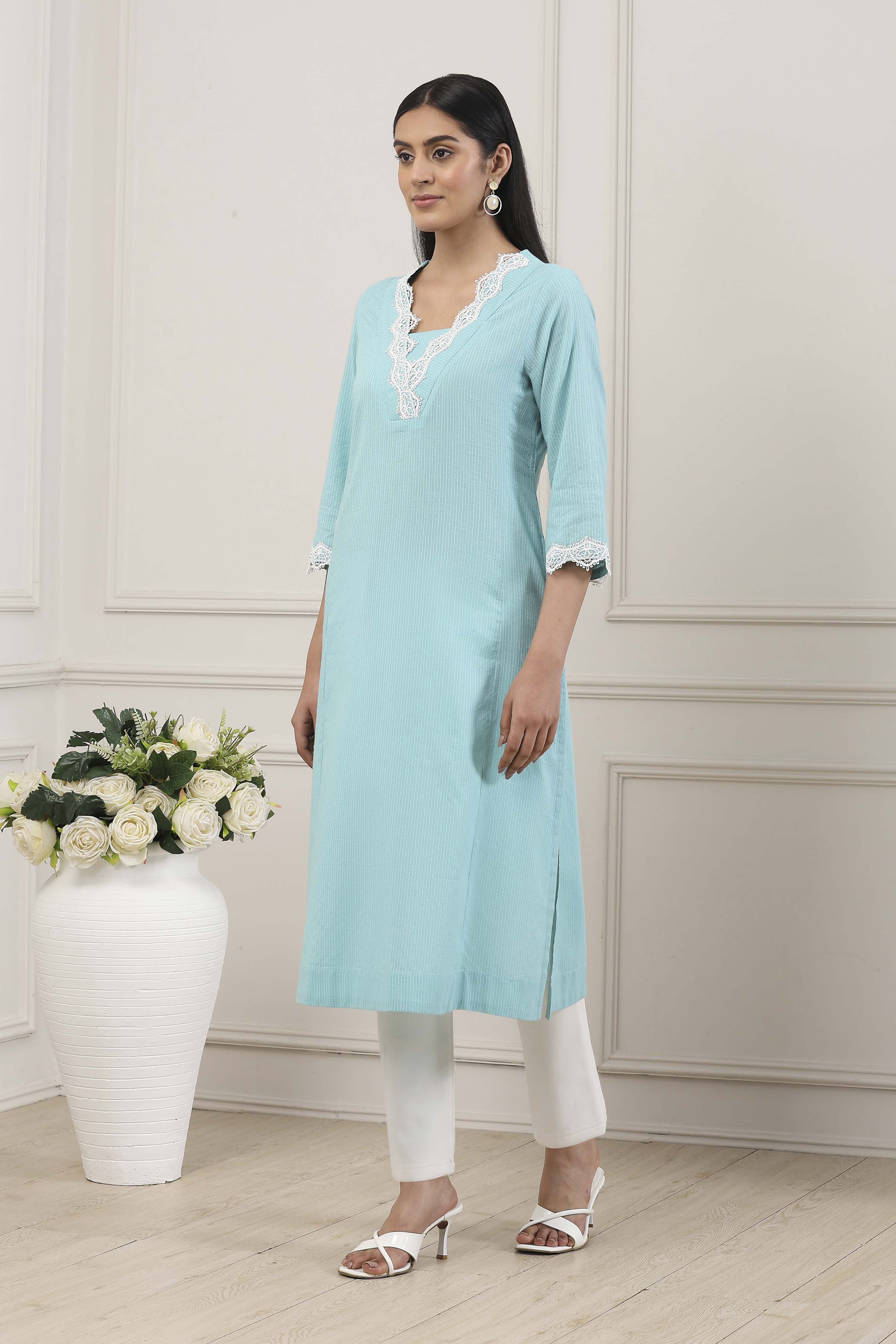 Blue Cotton Lace Trim Straight Kurta image number 2