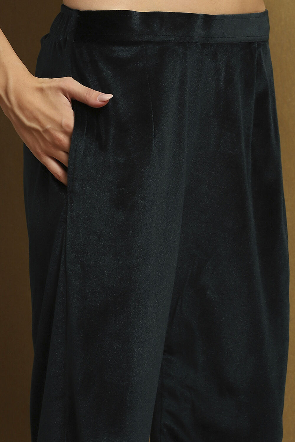 Bottle Green Polyester Straight Suit Set image number 2