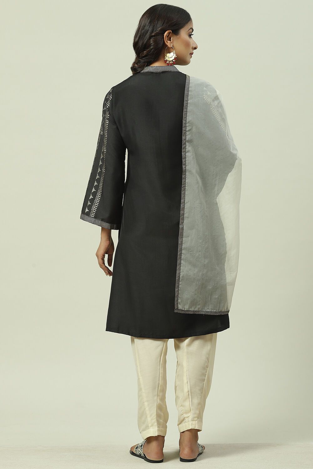 Onion Pink Printed Straight Kurta Salwar Suit Set image number 4