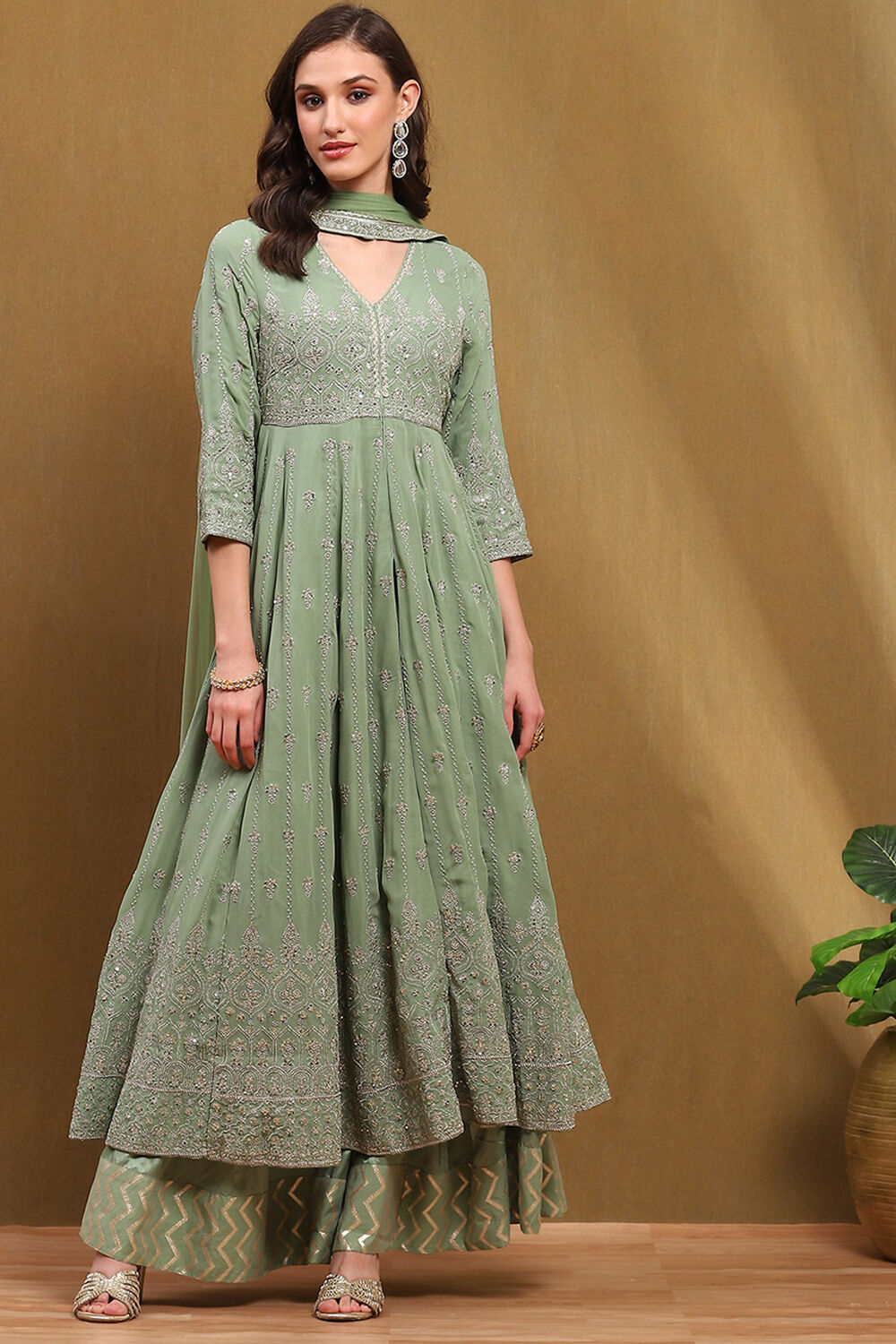 Green Viscose Georgette Embroidered Anarkali Suit Set image number 6