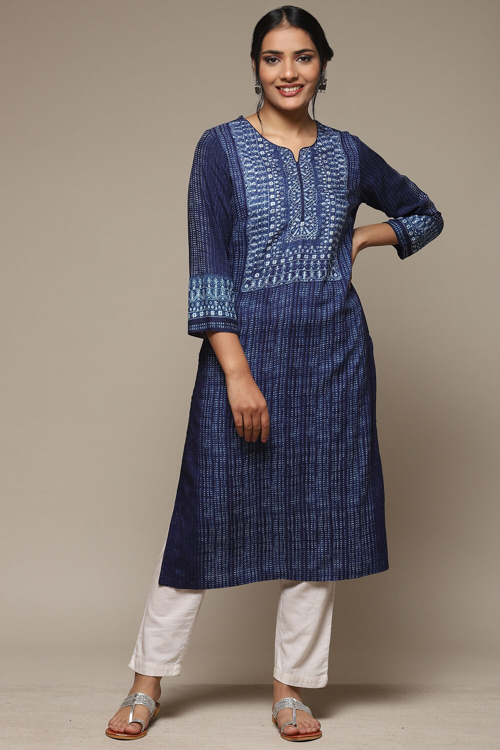 Indigo LIVA Straight Printed Kurta image number 5