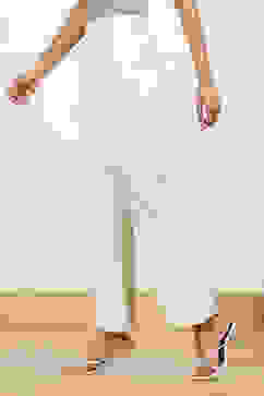 Beige Solid Stretchable Relaxed Fit Pants image number 2