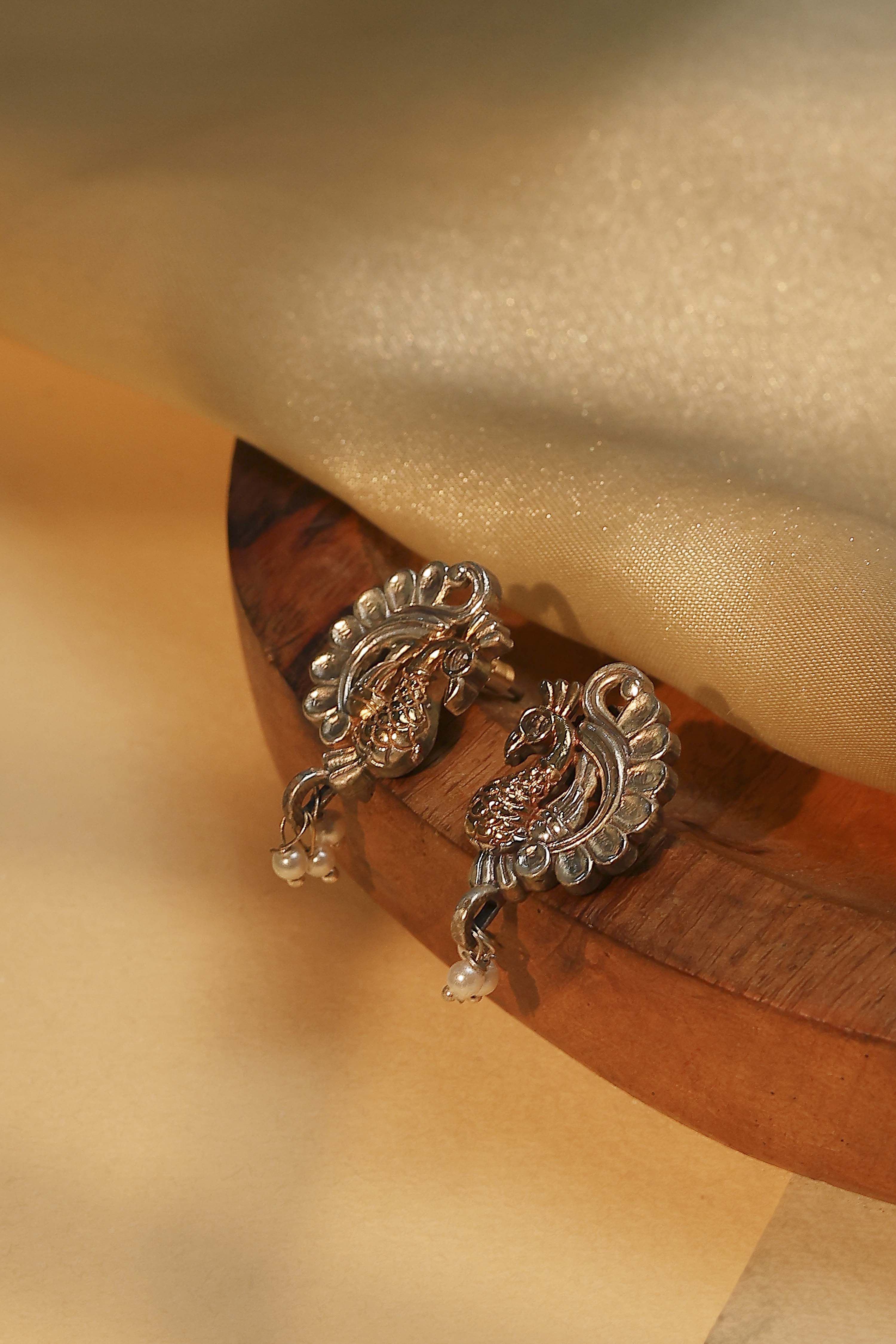 Oxid Gold Brass Studs image number 0