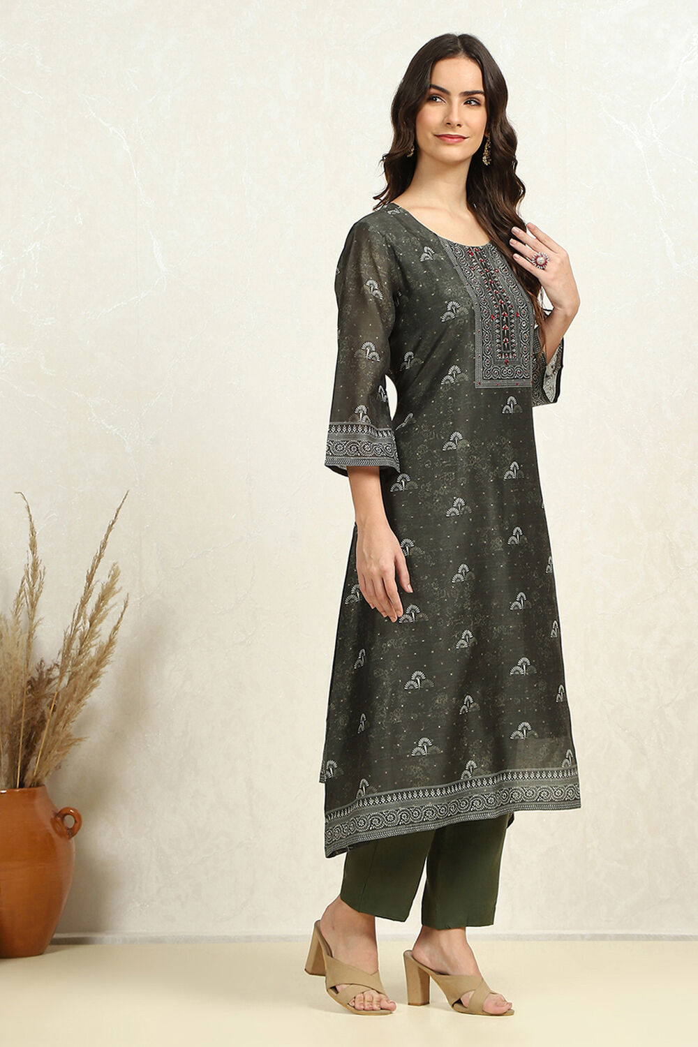 Green Chanderi Floral Printed Unstitched Suit Set image number 6