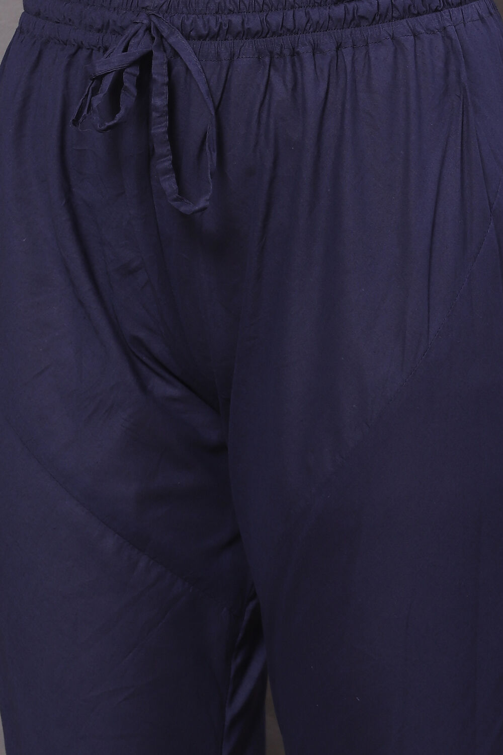 Blue Silk Straight Embroidered Suit Set image number 4