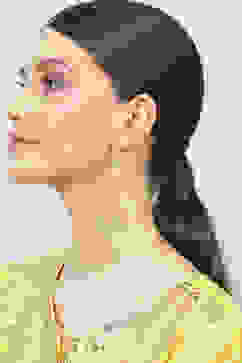 Gold Drop Earrings image number 3