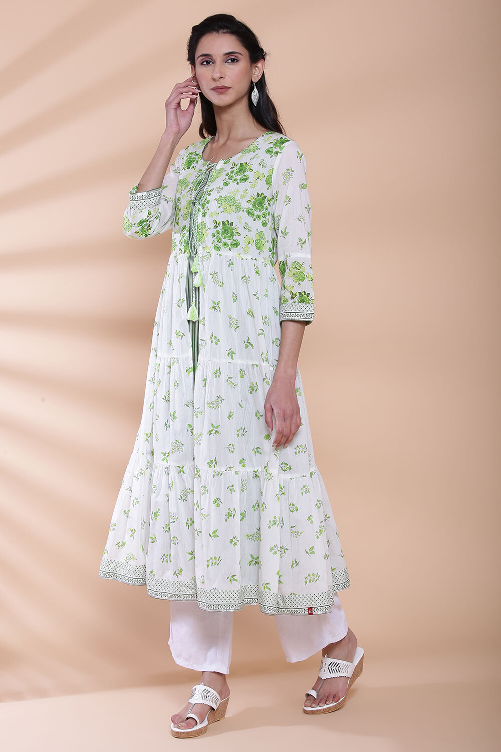 White And Green Cotton Double Layered Kurta image number 3