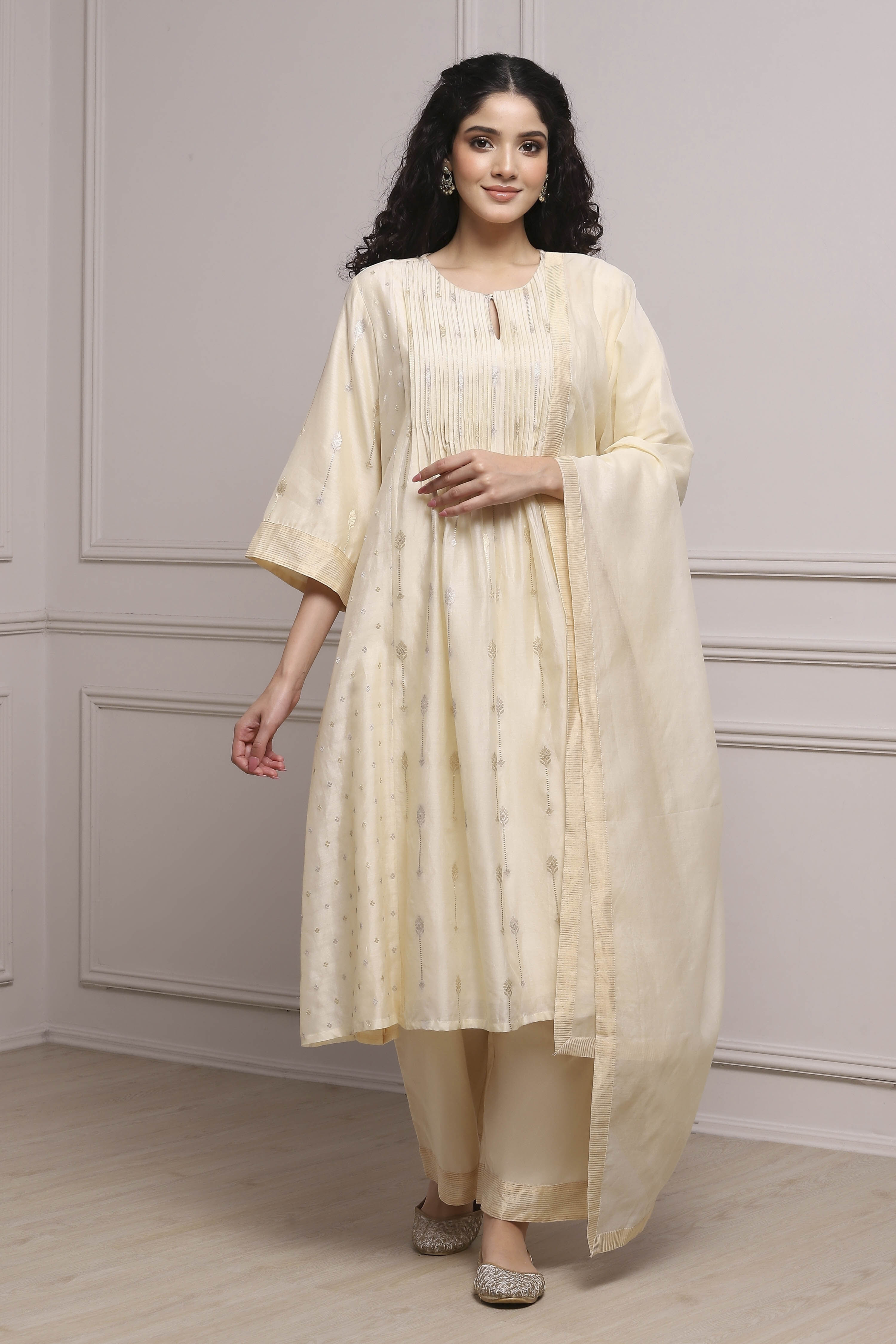 Cream-Colored Silk Metallic Gathered Suit Set image number 6