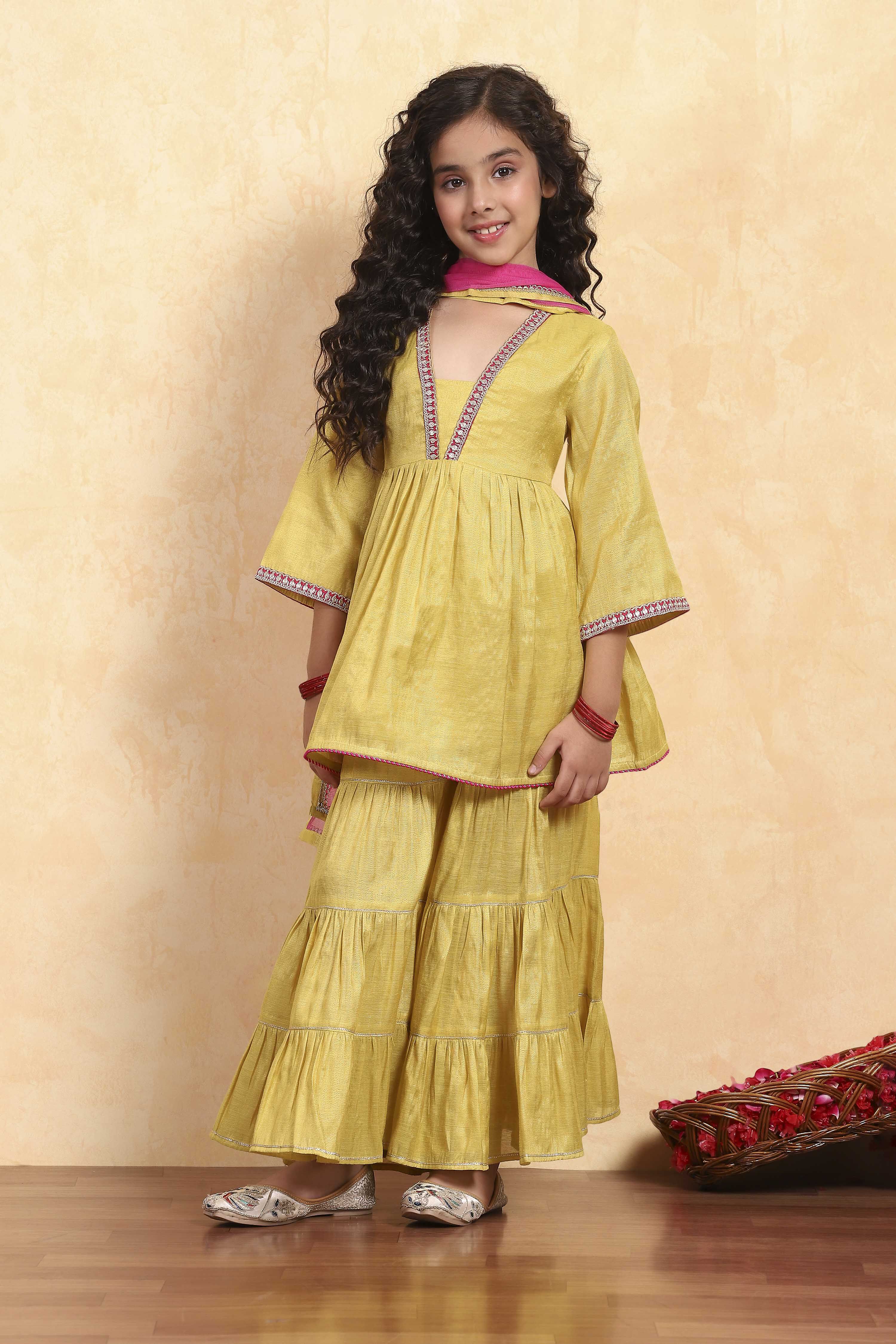 Green Cotton Dyed Gathered Sharara Suit Set image number 6