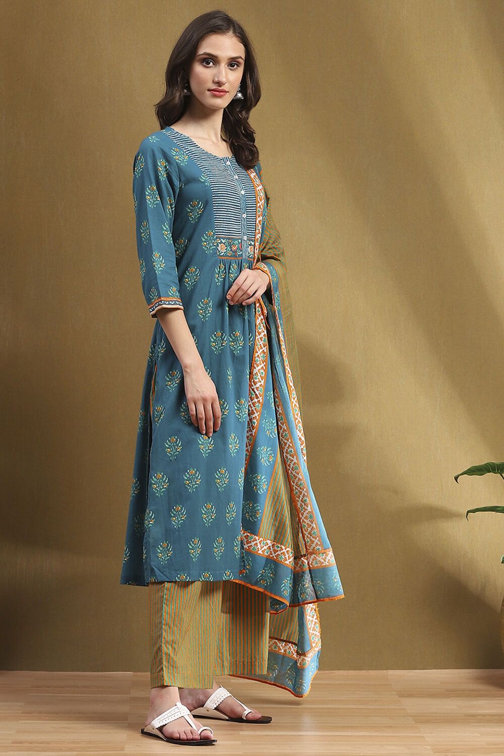 Blue Cotton Straight Suit Set image number 5