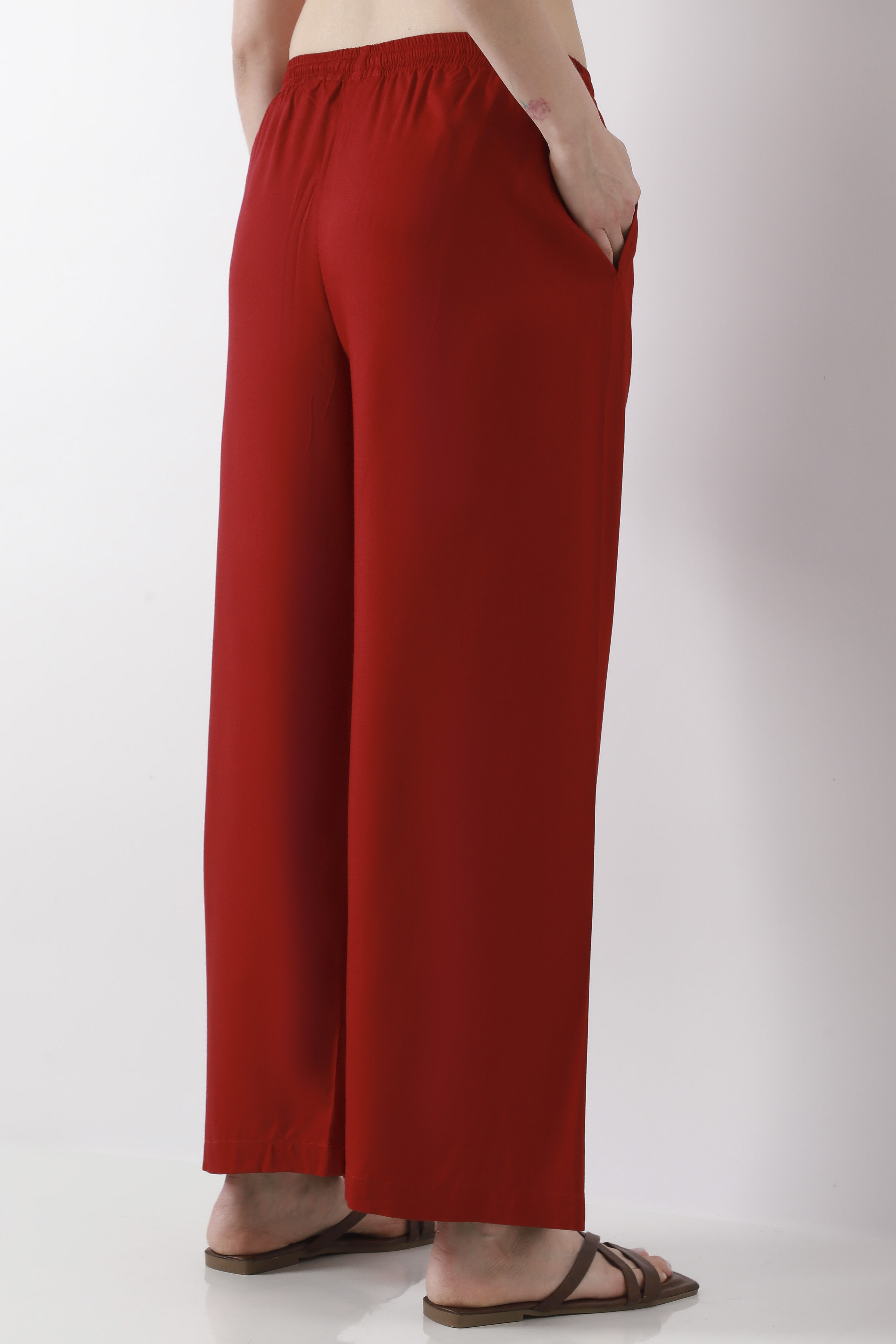 Green Solid Straight Palazzos image number 5