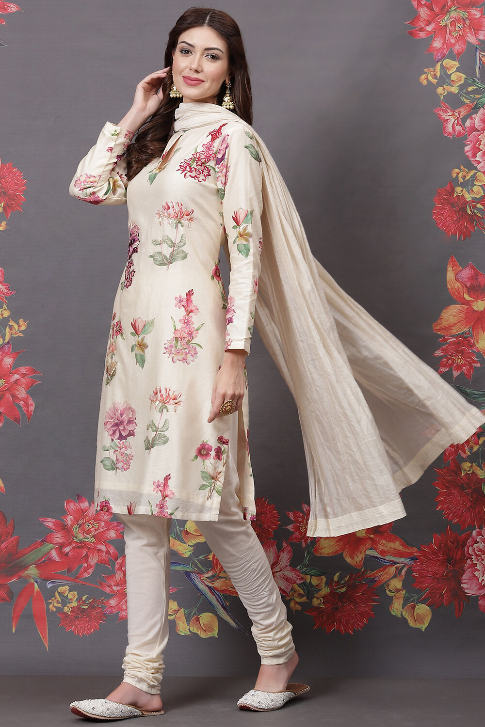 Off White Cotton Silk Straight Printed Suit Set image number 4