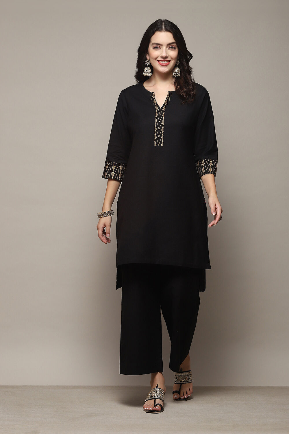 Black Cotton Blend Relaxed Kurta Palazzo Suit Set image number 6