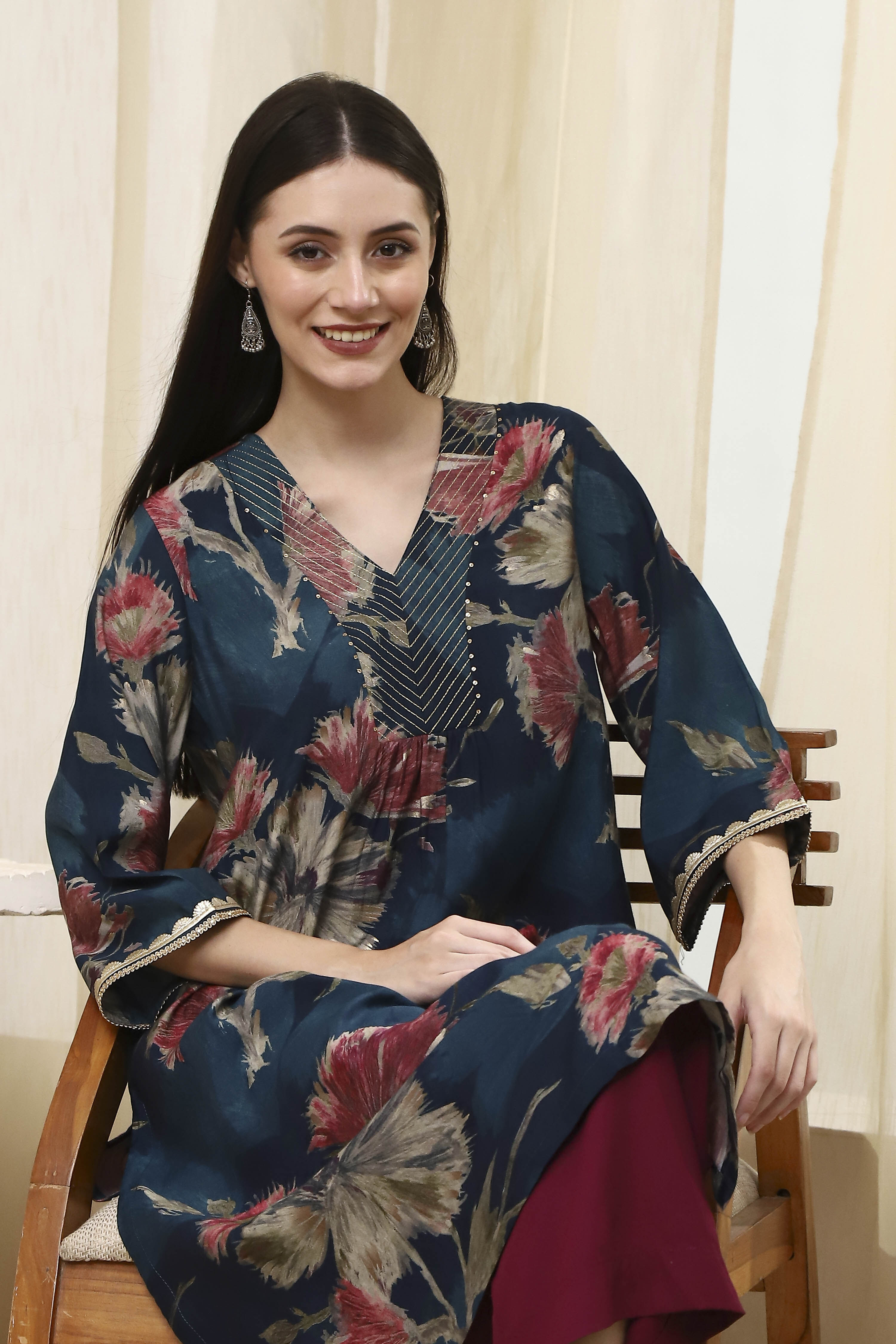 Navy Blue Floral Printed Straight Kurta image number 6