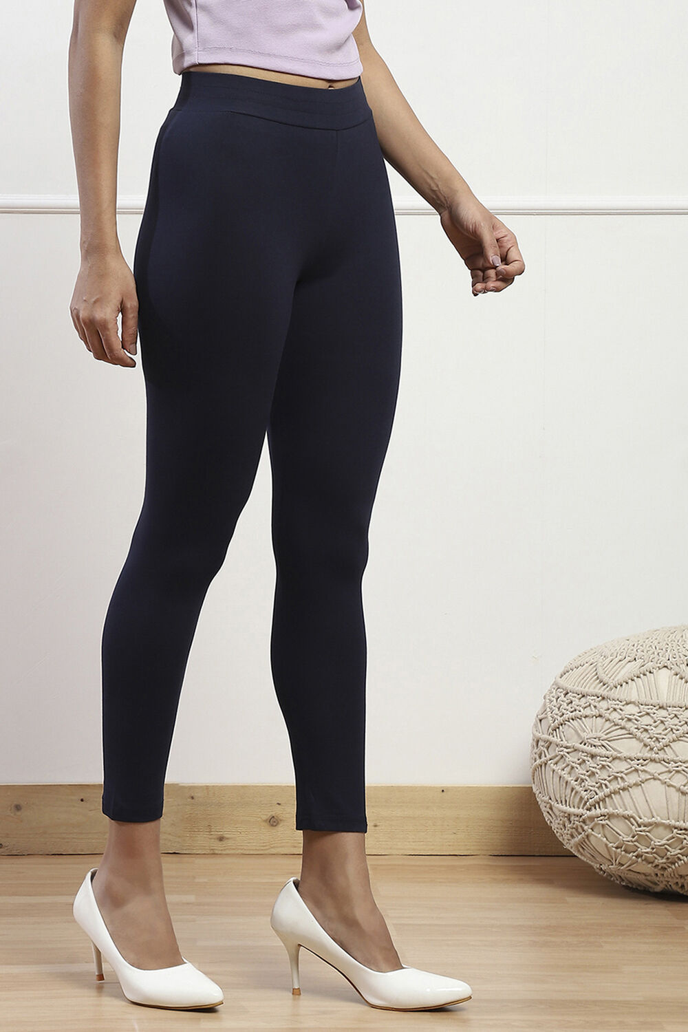 Black Cotton Blend Solid Leggings image number 3