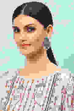 Oxidised Green Earrings image number 3