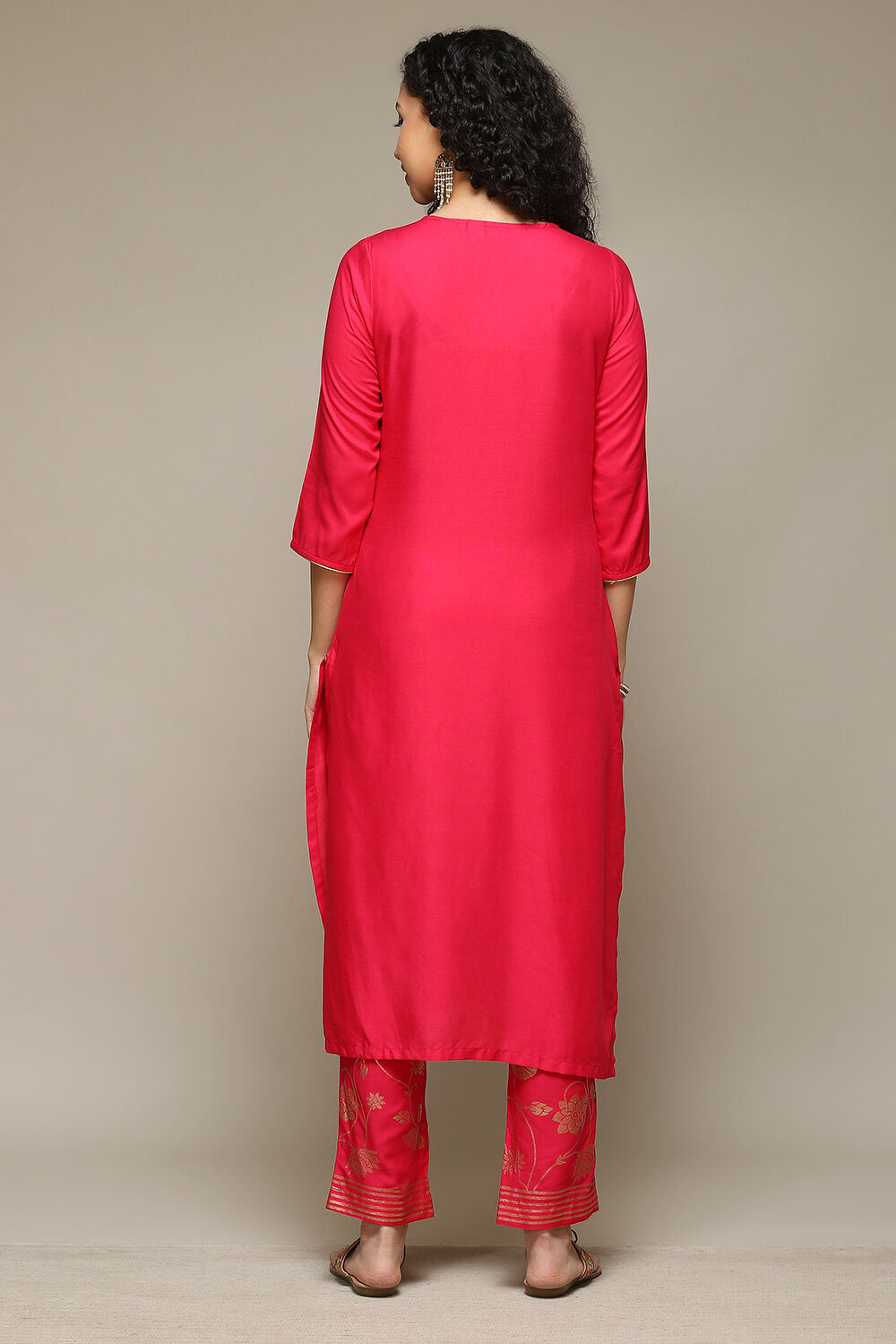 Sap Green Embroidered Straight Kurta Set image number 4