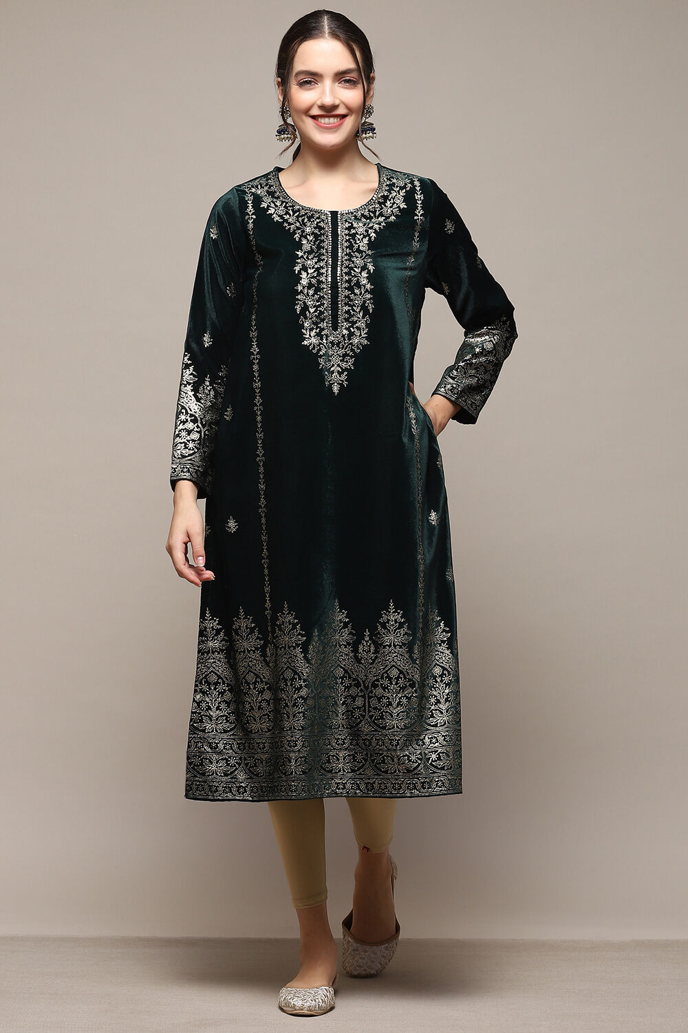 Maroon Poly Velvet Printed Straight Kurta image number 5