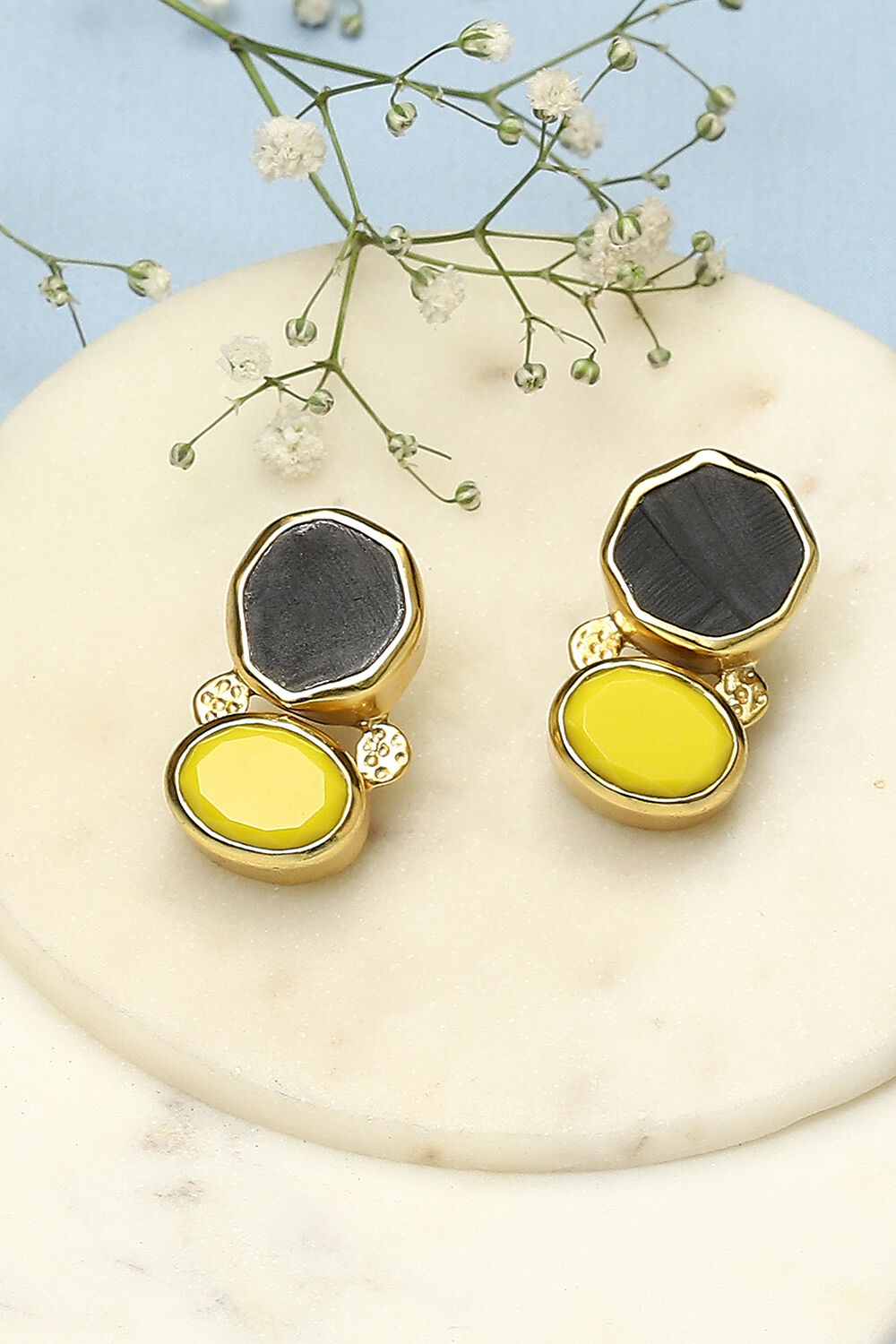 Yellow Black Brass Earrings image number 0