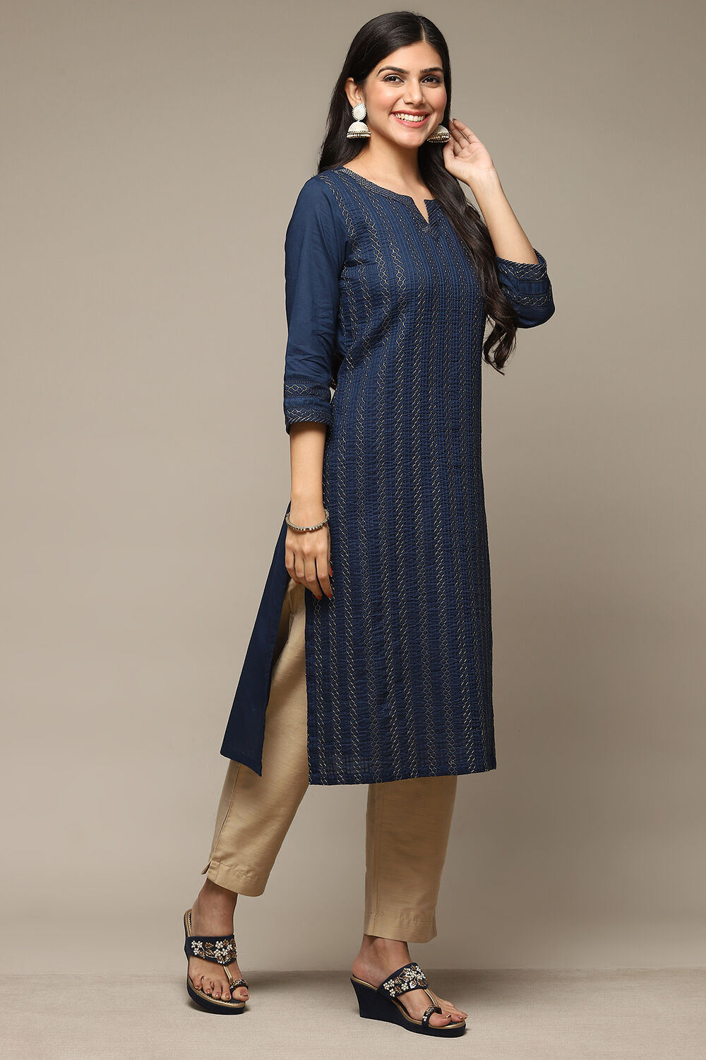 Off White Cotton Straight Kurta image number 4