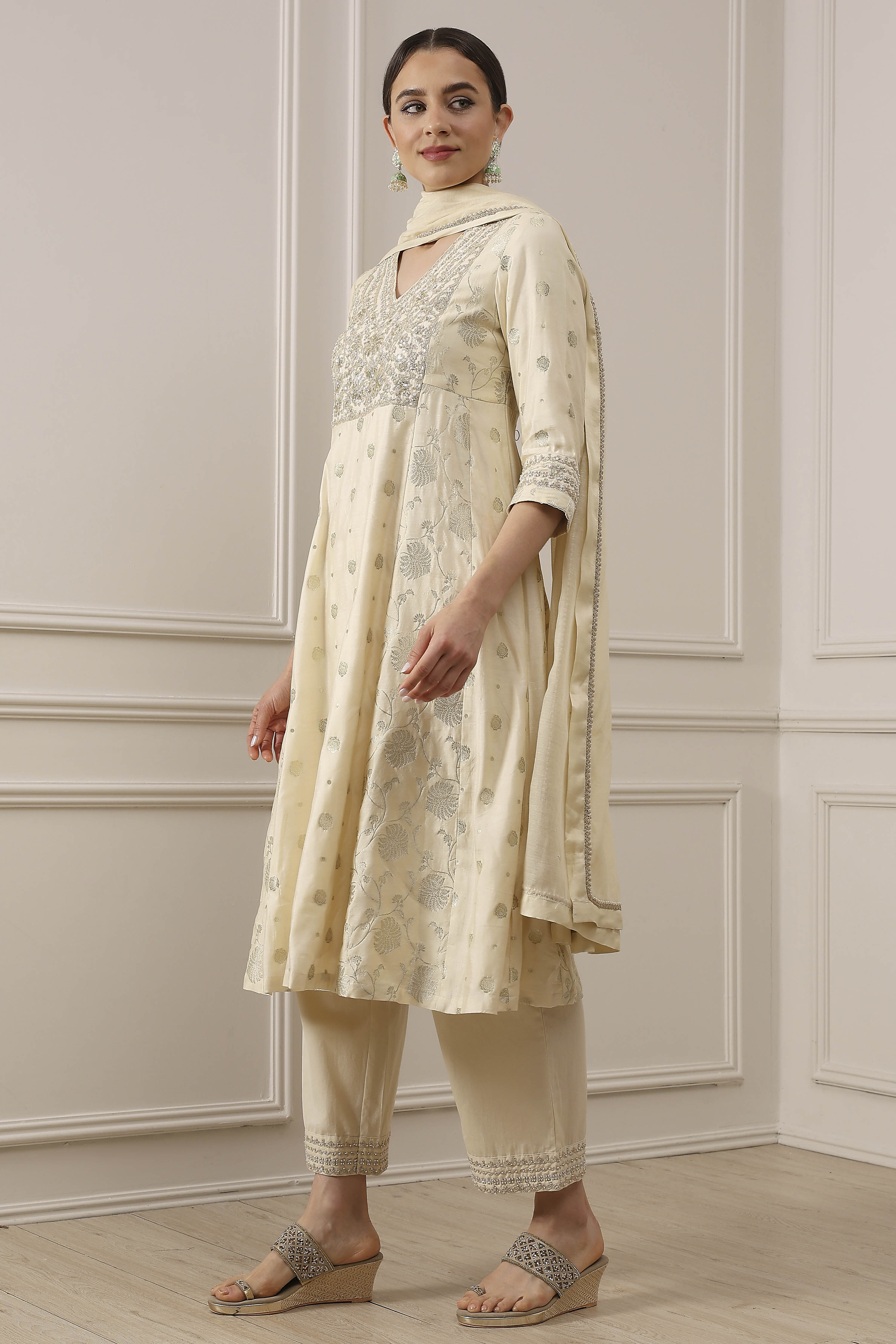 Natural White Silk Straight Yarndyed Suit Set image number 3