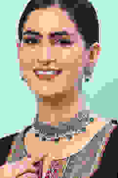 Green Brass Necklace Set image number 2